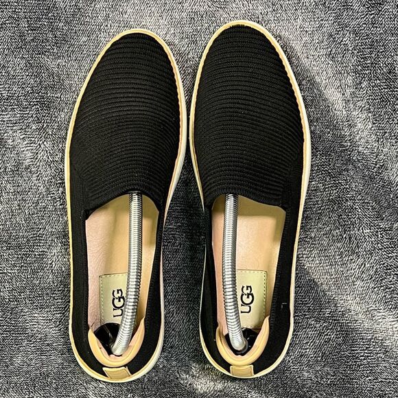 UGG Solid Black Fabric W/ Leather Trim Slip On Casual Shoes US Size 9 - Picture 5 of 8